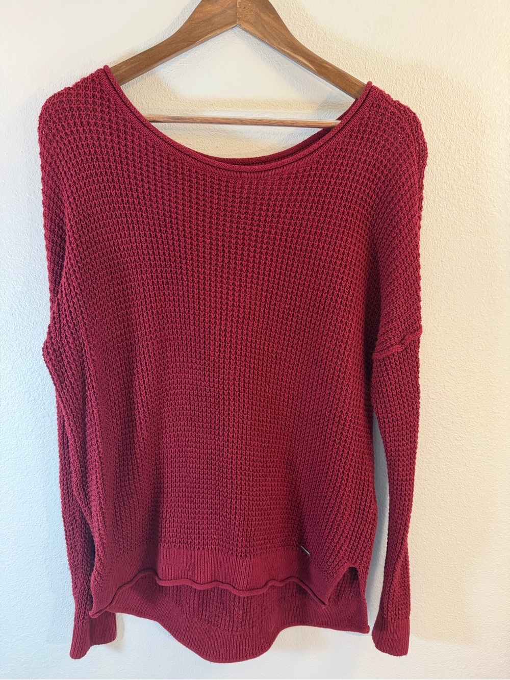 Hollister Deep Red/Burgundy Waffle Knit Crewneck Sweater - Size Medium